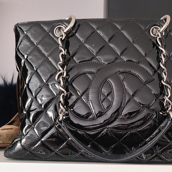 NO LONGER FOR SALE!!!!Chanel GST - Picture 2 of 2